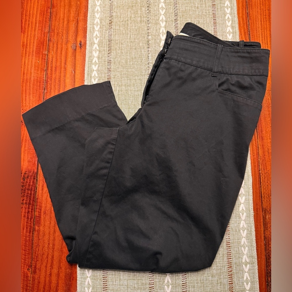 Izod Black Capri Pants